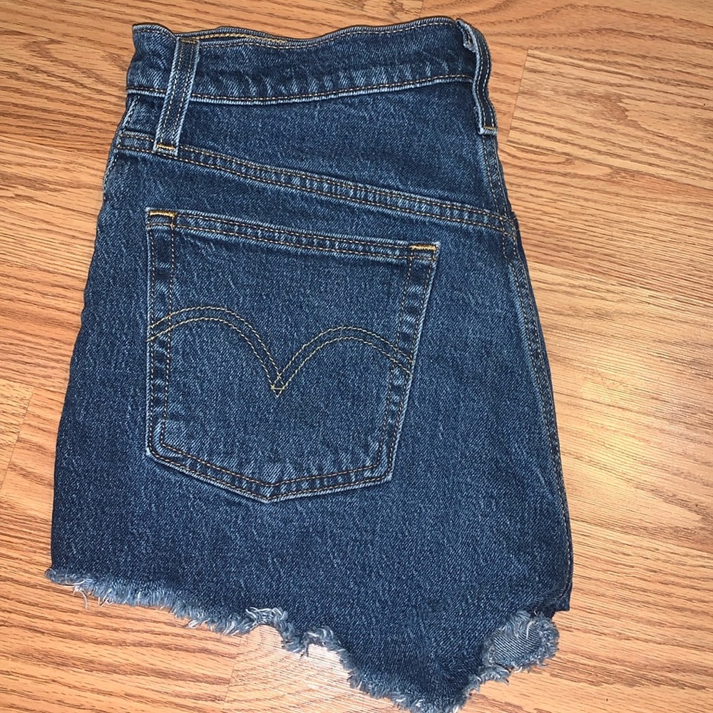 Levi’s 501 Jean shorts high rise size 26